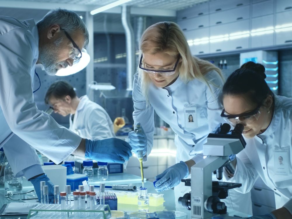 researcher team in lab